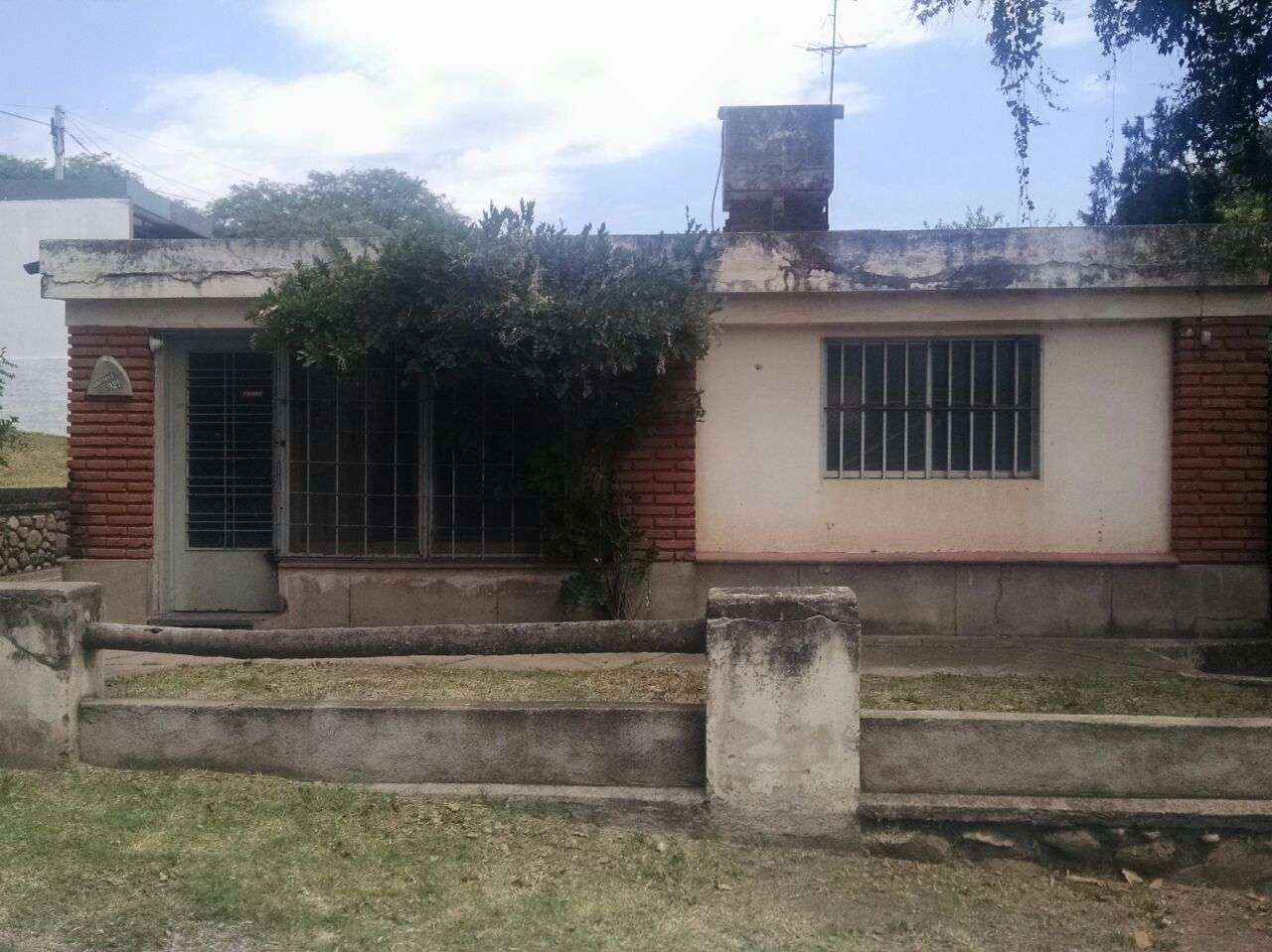 Casa 2 Dorm en Venta - Villa Allende